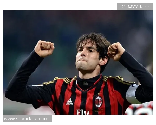 足球巨星卡卡展现书法才华与艺术魅力的精彩瞬间